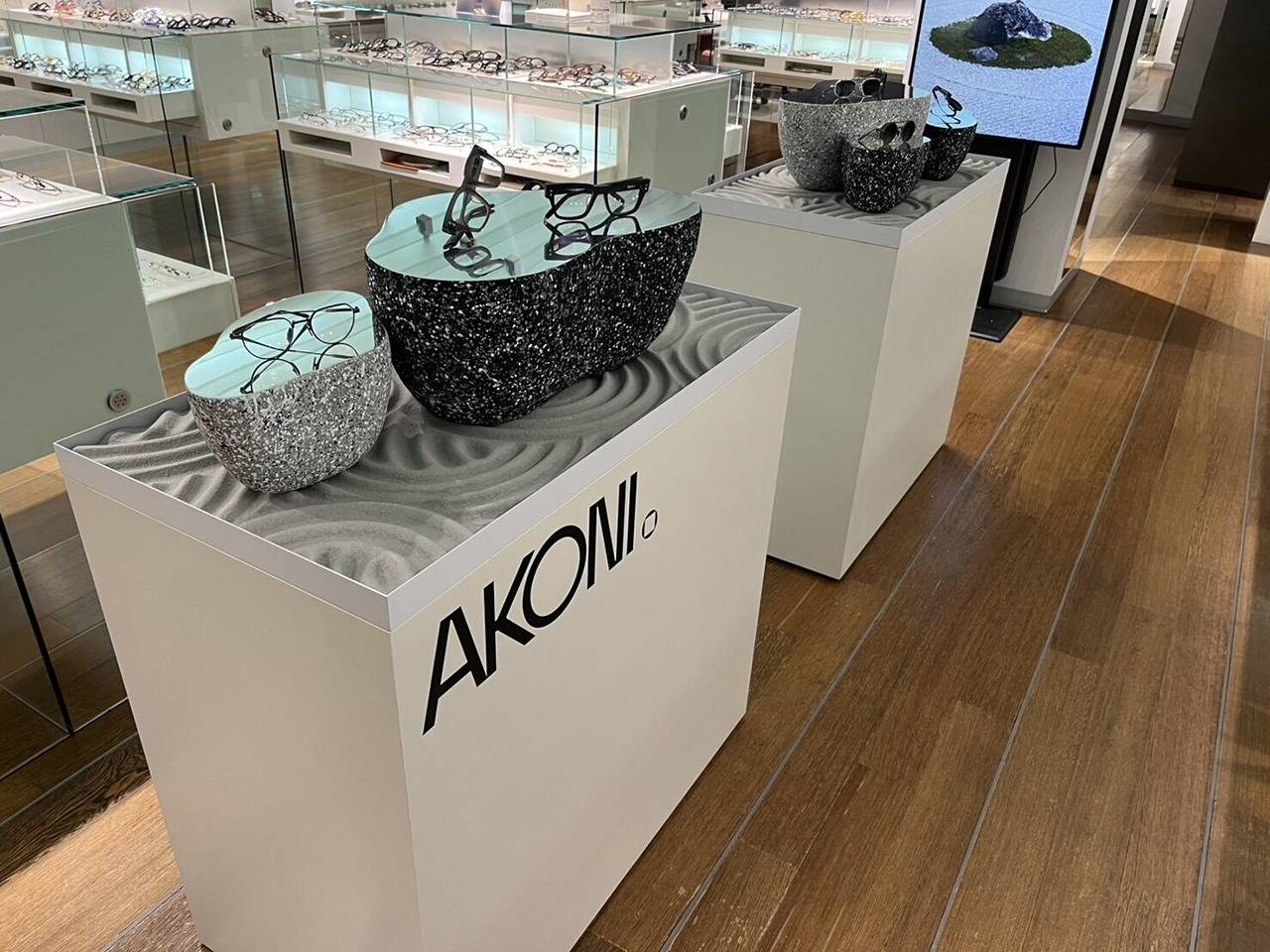 AKONI「JUPITER」と枯山水の美学 ─ 共通するその神秘性について