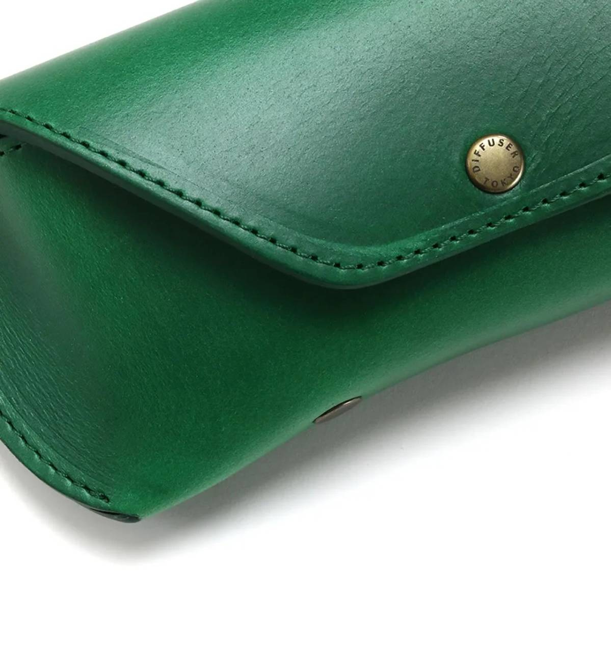 大人の色を育てる愉しみ。DIFFUSERホーウィンレザーケースに新色登場