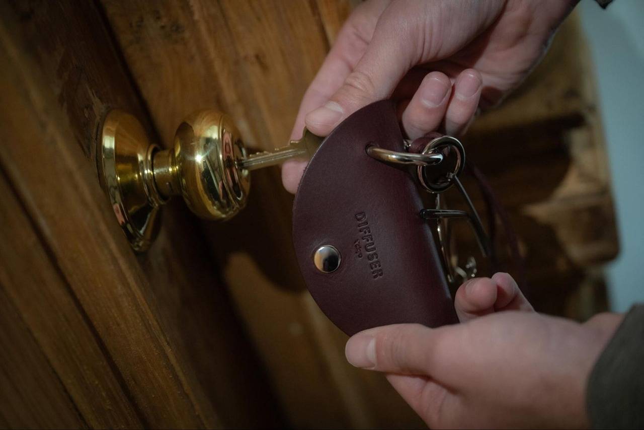 DIFFUSERの新しいユーティリティ・ファッション。鍵と眼鏡をまとめて、街に出よう