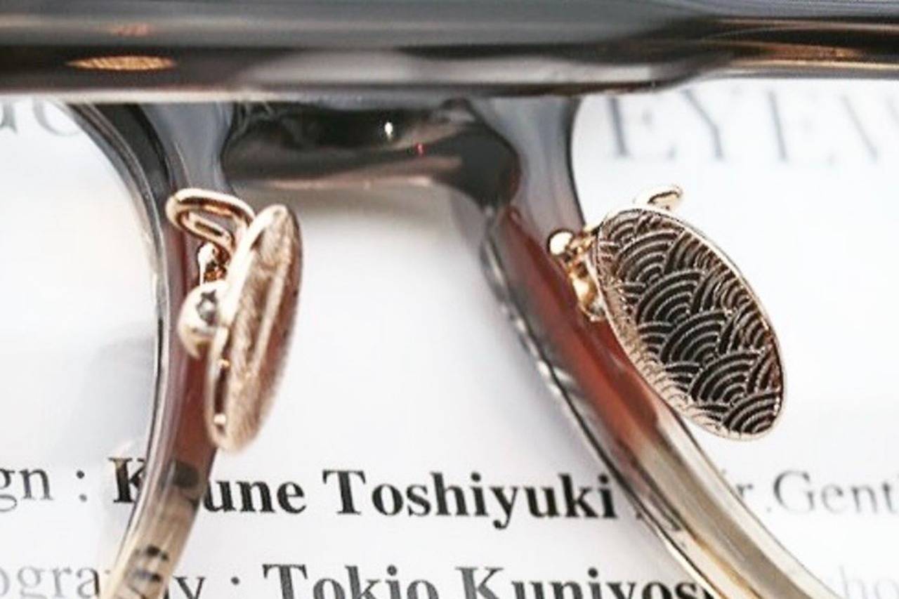 メイドインジャパンの矜持。青海波があしらわれたMr.Gentleman EyewearのL字蝶番5型